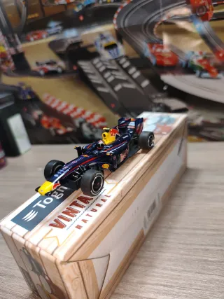 Scalextric 1:43 Coche Renault Red Bulls Formula1