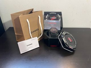 Reloj G-Shock Negro y Rojo