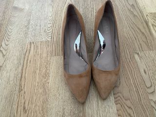 Zapato tacón ante marrón