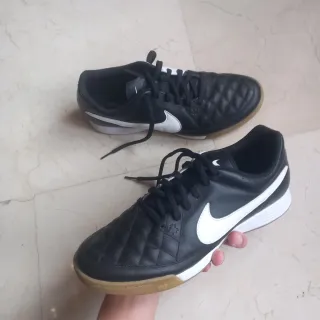 Zapatillas Nike Fútbol Sala Negras y Blancas
