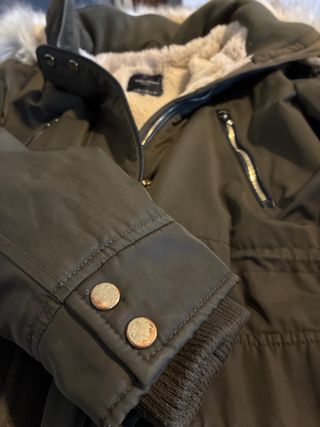 Impresionante Chaqueta Zara verde militar Talla XS
