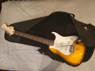 Squier by Fender Stratocaster - Indonesia