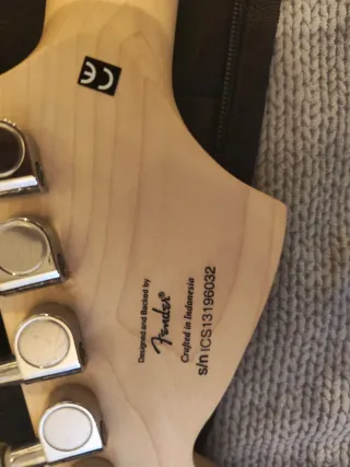 Squier by Fender Stratocaster - Indonesia