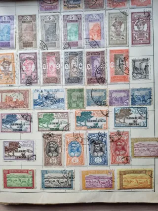 Álbum Sellos Colonias Francesas Antiguas. Años 40