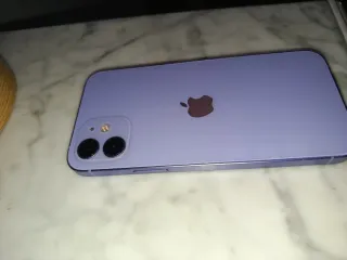 iPhone 12 Morado