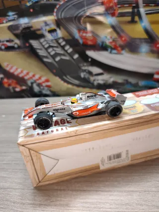 Scalextric McLaren Mercedes MP4/21 1:43