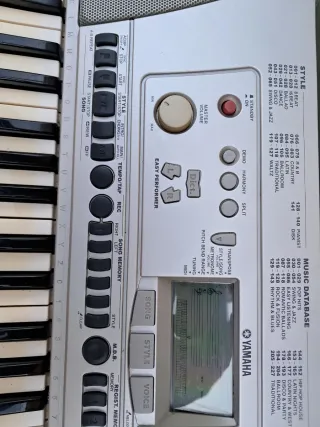 Teclado Yamaha PSR 450