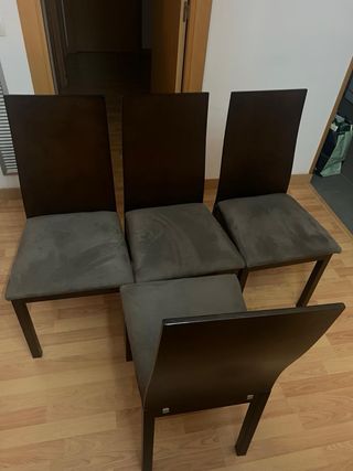 Mesa de comedor con 4 sillas