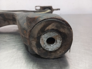 BRAZO SUSPENSION INFERIOR DELANTERO DERECHO MERCE