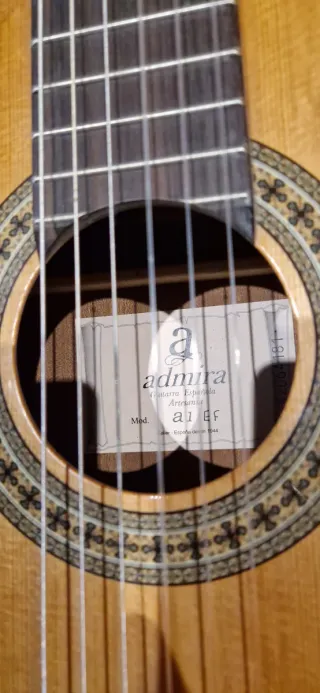 Guitarra Admira Clásica Electrificada
