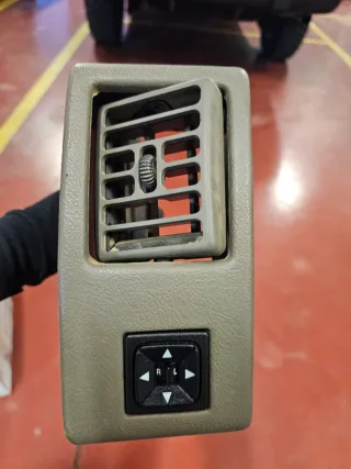 Rejilla ventilación panel coche