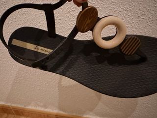 Sandalias Ipanema Negras con Abalorios