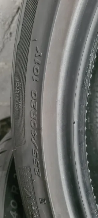 Neumáticos 255/40/R20