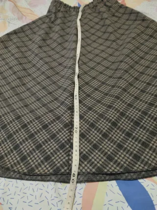 Falda larga de cuadros beige y marrón