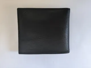 Billetera de cuero negra