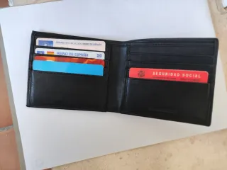 Billetera de cuero negra