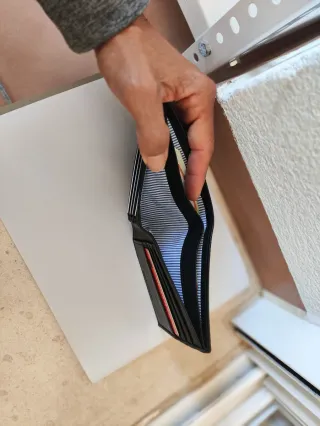 Billetera de cuero negra