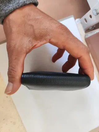 Billetera de cuero negra