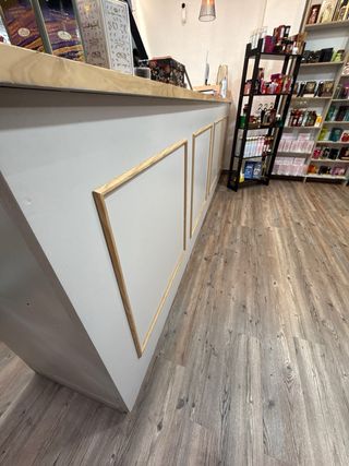 Mostrador perfumería greige