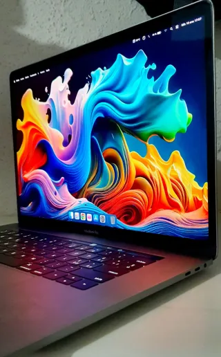 MACBOOK PRO i7 16GB