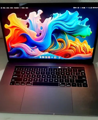 MACBOOK PRO i7 16GB