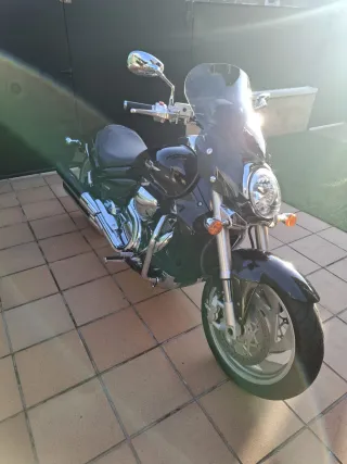 Suzuki Intruder M1800 con 13.000 km
