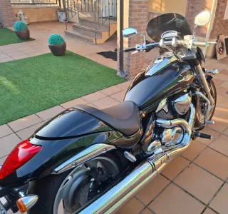 Suzuki Intruder M1800 con 13.000 km