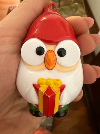 Gufo decorativo con regalo