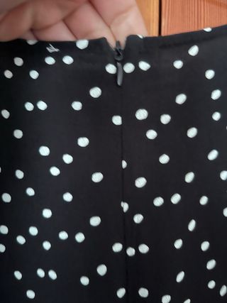 Vestido negro lunares blancos