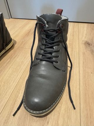 Botas grises forro polar cremallera talla 42.5