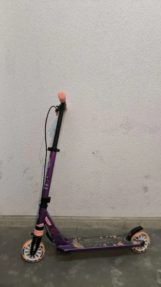 Patinete morado para niña