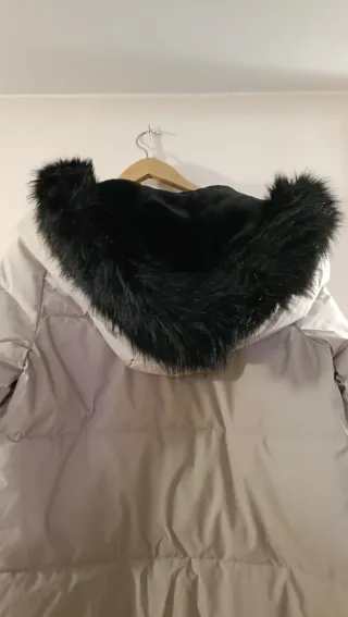 Abrigo plumífero largo beige