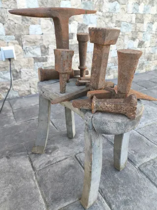 Bigornia y cinceles de forja