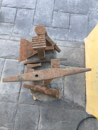 Bigornia y cinceles de forja