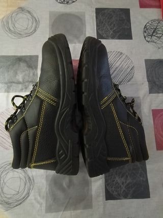 Calzado de seguridad Be9 work.