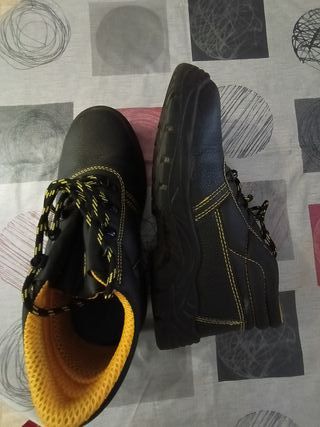 Calzado de seguridad Be9 work.