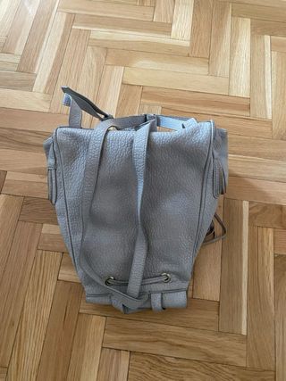 Mochila Zara piel gris flecos