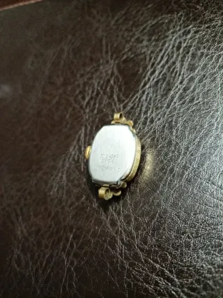 Reloj Duward chapado oro vintage flores