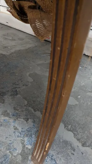 Silla antigua cuero estilo inglés