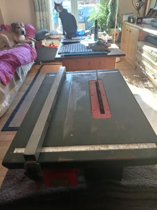 Sierra de mesa para carpintería