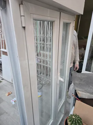 Ventana aluminio con persiana