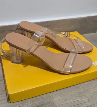 Sandalias de tacón transparente
