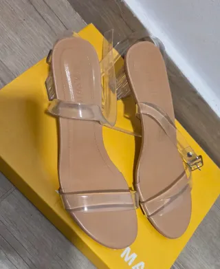 Sandalias de tacón transparente