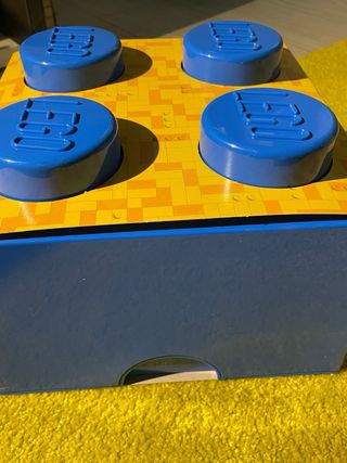 Contenitore cubo Lego con 4 bottoni blu