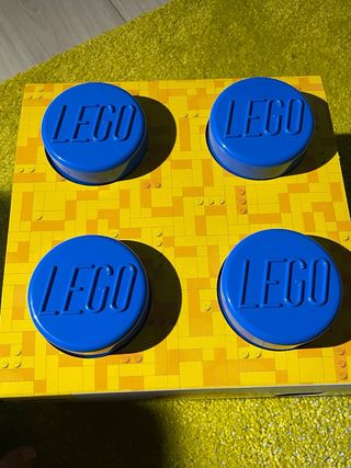Contenitore cubo Lego con 4 bottoni blu