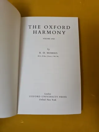 Libro de música The Oxford Harmony