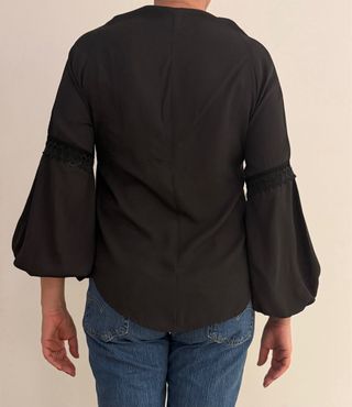 Blusa NKN Nekane negra con encaje