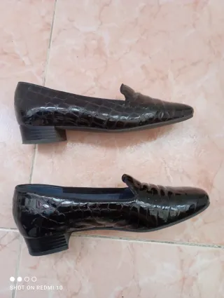 Zapatos de mujer negros charol