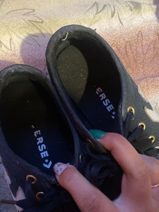 Lote 4 pares zapatillas Nike y Converse