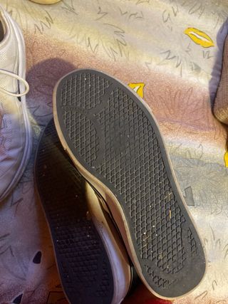 Lote 4 pares zapatillas Nike y Converse